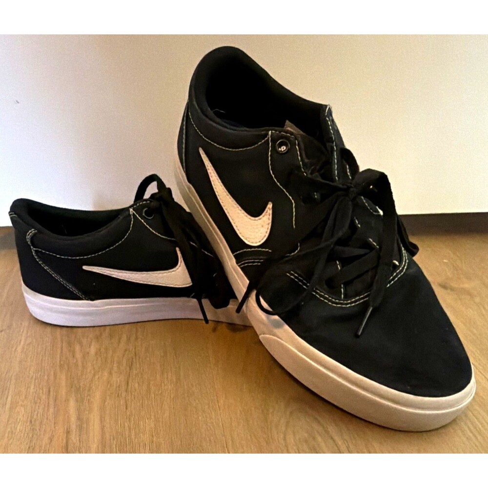 Nike SB Solarsoft Low Top Skate Shoes Black/White Men's US 10.5